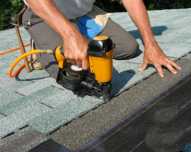 Best Commercial Roofing Services  in Carlyle, IL